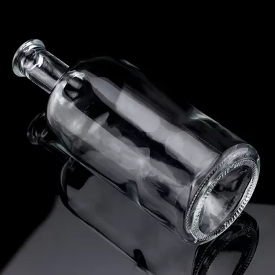 750毫升容量的烈酒玻璃瓶酸蚀表面玻璃材料