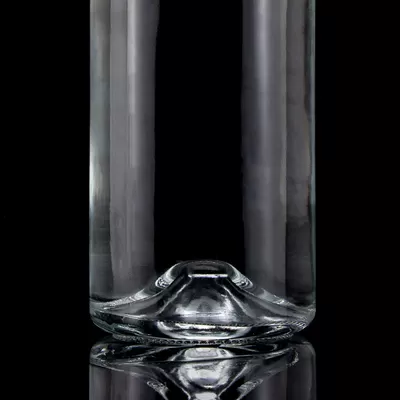 750毫升容量的烈酒玻璃瓶酸蚀表面玻璃材料