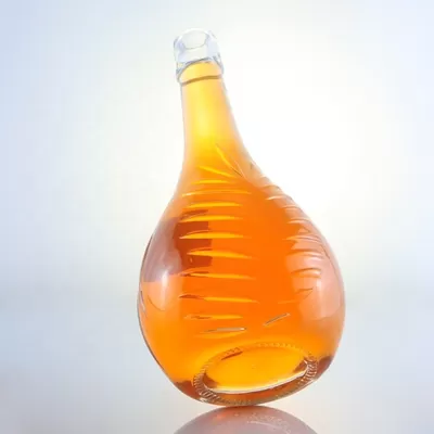 香槟色1升玻璃瓶，带有贴花丝网印刷和软木封口定制选项