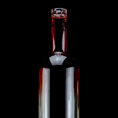 红色750毫升龙舌兰玻璃瓶涂覆，独特设计和软木塞